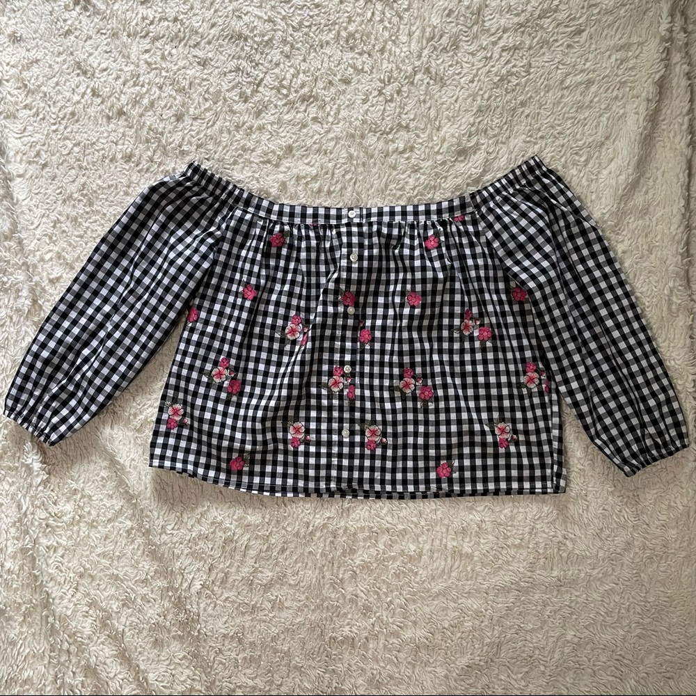 ✨3 for $20 Gingham off the shoulder top